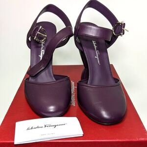 Ferragamo Gazania Leather Pumps